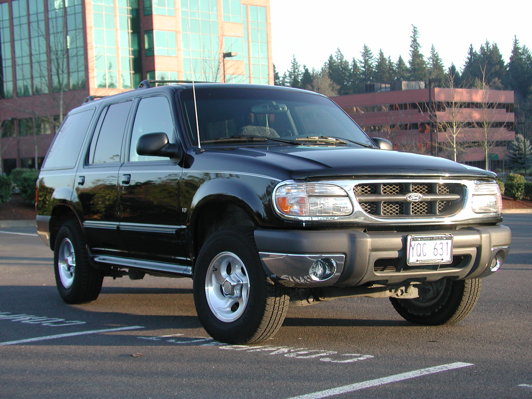 explorer003.jpg