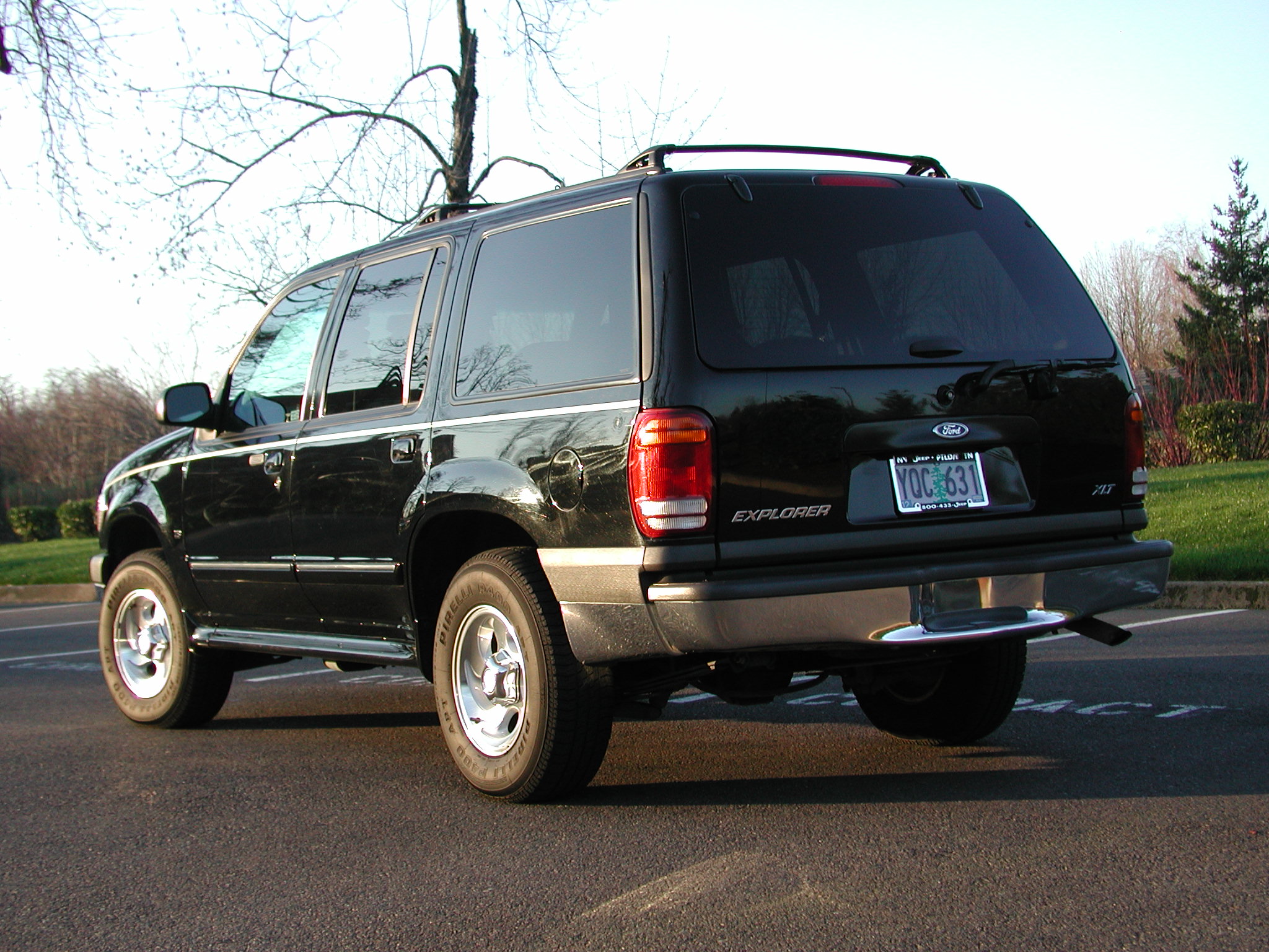 explorer004.jpg